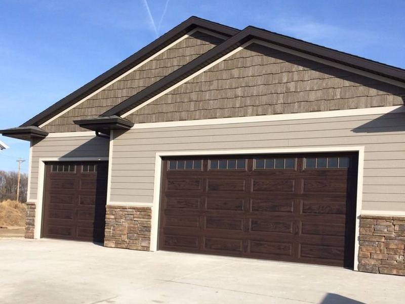 Automatic roll up garage door