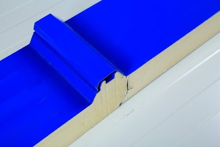 Roof Insulated Panels with Polyisocyanurate Core